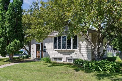 102 11th Ave N, Hopkins, MN 55343