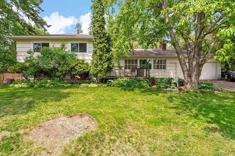 3671 Robinwood Ter, Minnetonka, MN 55305