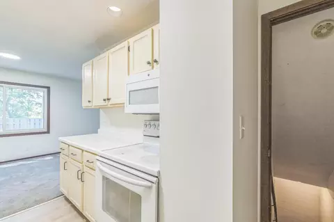 Entry Way - 1544 Aspen Dr, Eagan, MN 55122 photo 1 of 1