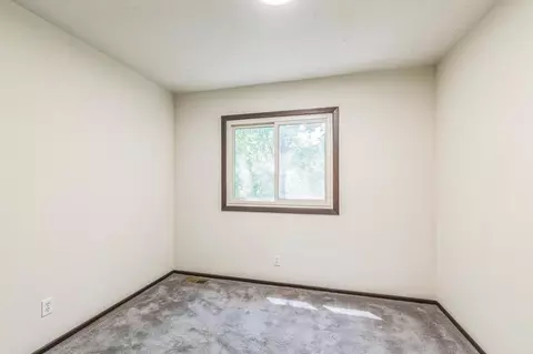 Bedroom - 1544 Aspen Dr, Eagan, MN 55122 photo 1 of 5