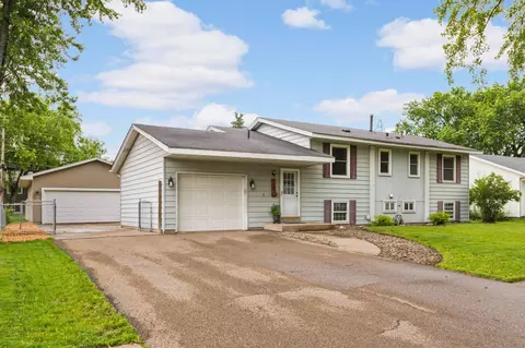 960 Redwell Ln, Apple Valley, MN 55124