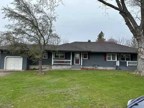 332 E Pleasant Ave, Ellsworth, WI 54011