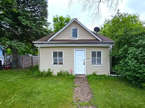 702 E Junius Ave, Fergus Falls, MN 56537