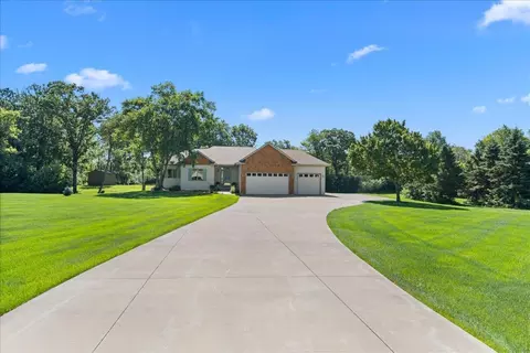 1195 64th St, Hudson, WI 54016