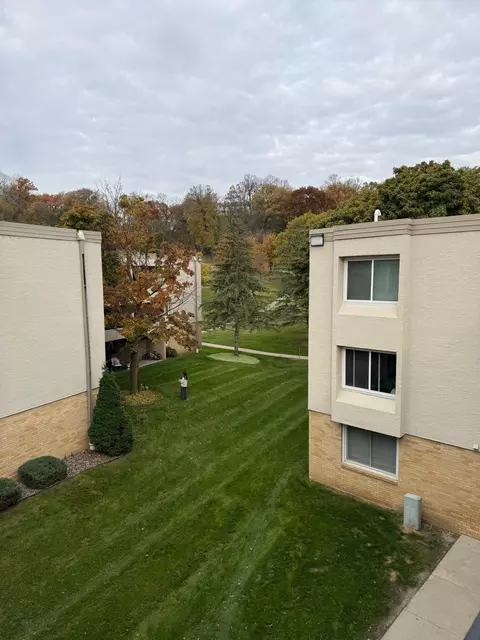 1911 Viking Dr NW #32, Rochester, MN 55901