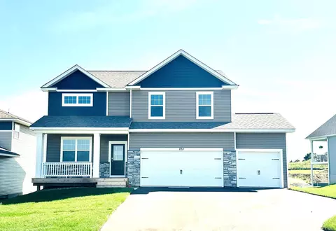 723 Winterberry Ln, Waconia, MN 55387