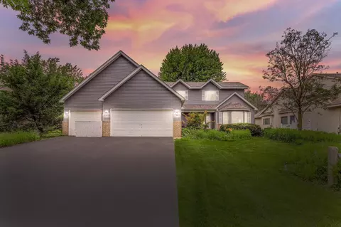 3738 Sunbury Dr, Woodbury, MN 55125