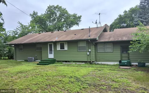 4721 Wingard Ln, Brooklyn Center, MN 55429