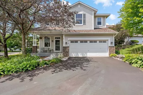810 Newberry Ln, Chaska, MN 55318