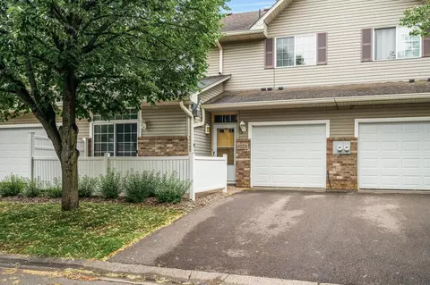 2542 Mallard Dr, Woodbury, MN 55125