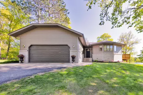 25397 Island View Dr, Cohasset, MN 55721
