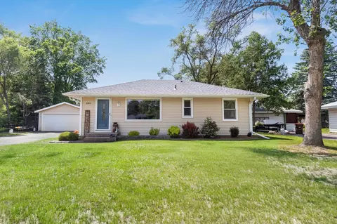8844 Hadley Ave S, Cottage Grove, MN 55016