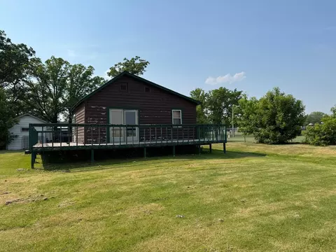 109 E Lokken Ave, Badger, MN 56714