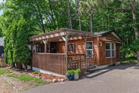 1343 Apt 15 Lone Pine Ln, Garfield Twp, WI 54001
