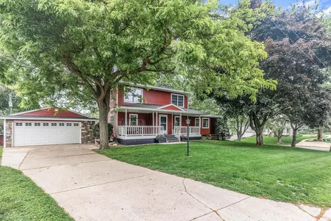1035 View Ln, Mendota Heights, MN 55118