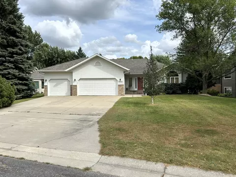 3924 River Oak Cir, Moorhead, MN 56560
