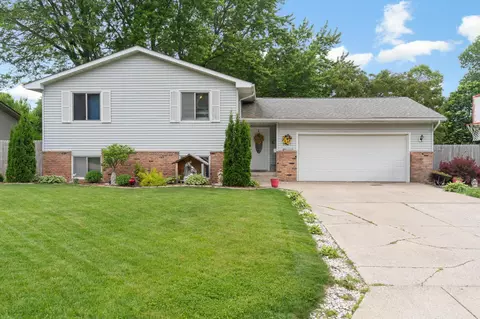 2040 6th Ave NE, Owatonna, MN 55060