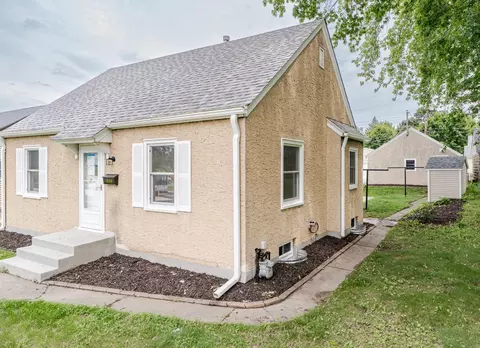 1368 Dale St N, Saint Paul, MN 55117
