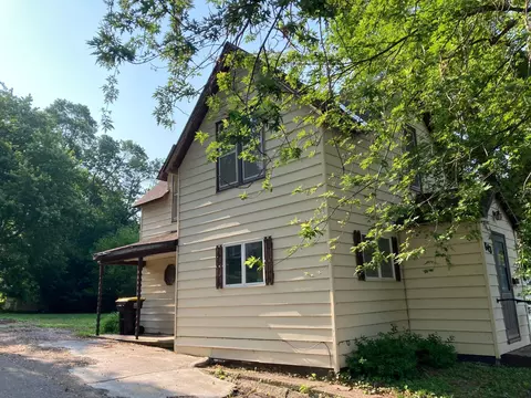 Exterior - 643 Miller Ave, Windom, MN 56101 photo 2 of 5