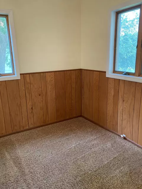 Bedroom - 643 Miller Ave, Windom, MN 56101 photo 3 of 7