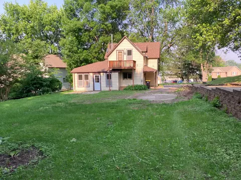 Exterior - 643 Miller Ave, Windom, MN 56101 photo 5 of 5