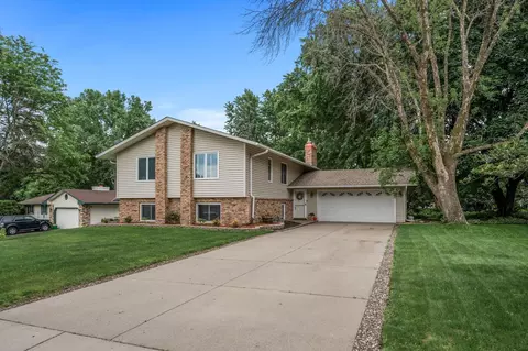 1413 Chateaulin Ln, Burnsville, MN 55337