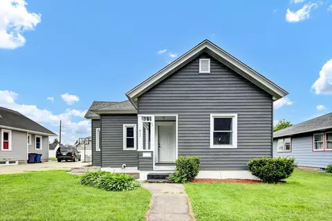 411 N 6th St, Lake City, MN 55041
