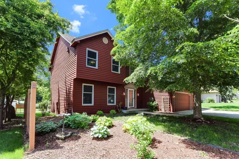 15016 Sunrise Ln, Burnsville, MN 55306