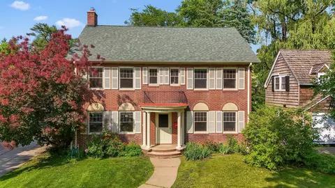 1913 E River Pkwy, Minneapolis, MN 55414