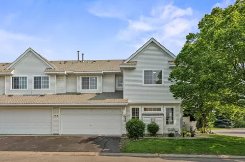 7838 Harvest Ln, Chanhassen, MN 55317