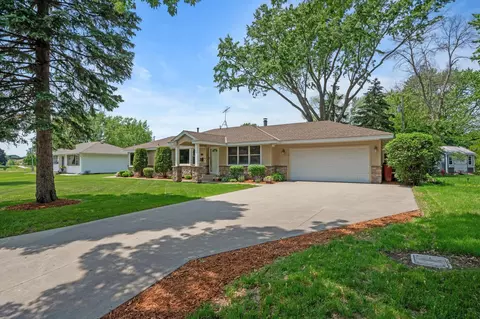 9452 Stevens Ave S, Bloomington, MN 55420