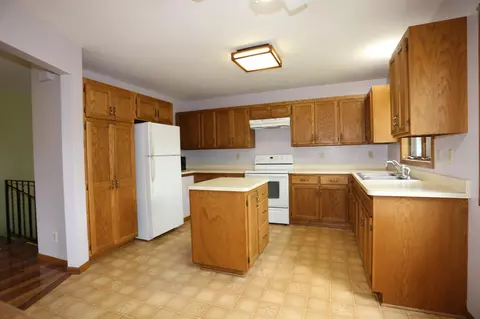1716 Cottage Ave E, Saint Paul, MN 55106 photo 5