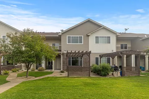 174 Shetland Ln, Lino Lakes, MN 55014