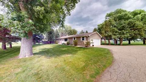19142 570th Ave, Wells, MN 56097