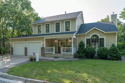 957 Belvista Dr, North Mankato, MN 56003