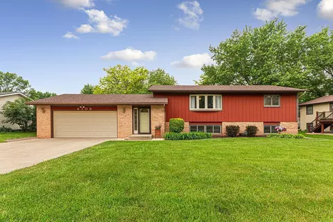 2102 8th Ave NE, Owatonna, MN 55060