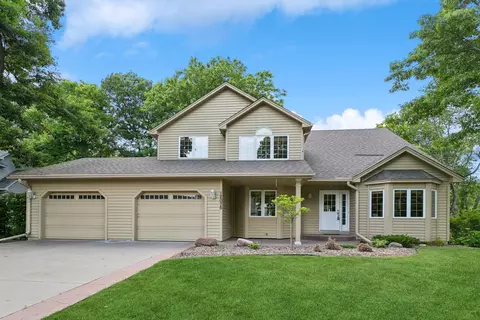12075 Gantry Ln, Apple Valley, MN 55124