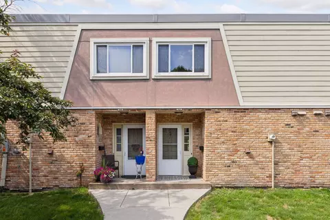7441 W Franklin Ave, Saint Louis Park, MN 55426
