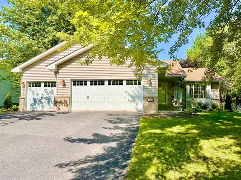 1590 Fountain Ln, Waconia, MN 55387