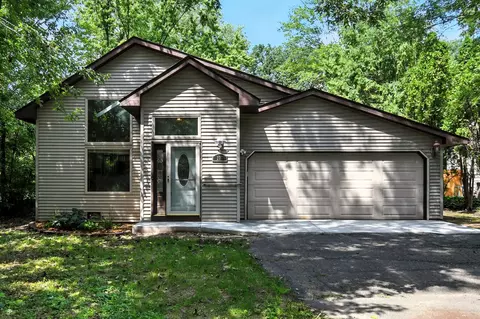 227 Glenmar Ave, Mahtomedi, MN 55115