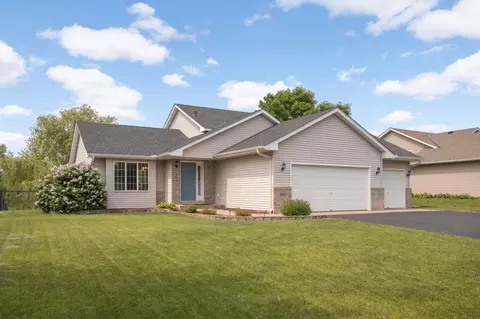 9971 Weston Dr, Monticello, MN 55362