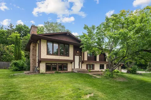 2620 Fountain Ln N, Plymouth, MN 55447