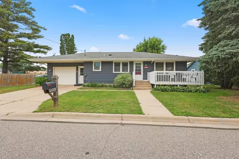 130 Chestnut St E, Annandale, MN 55302