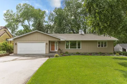1791 Fulham St, Lauderdale, MN 55113