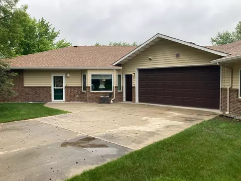 1042 Elizabeth St, Hawley, MN 56549