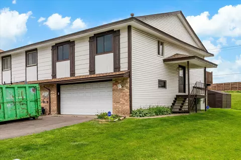 3557 Independence Ave N, New Hope, MN 55427