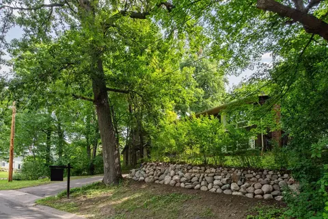 4691 Paisley Rd, Mound, MN 55364