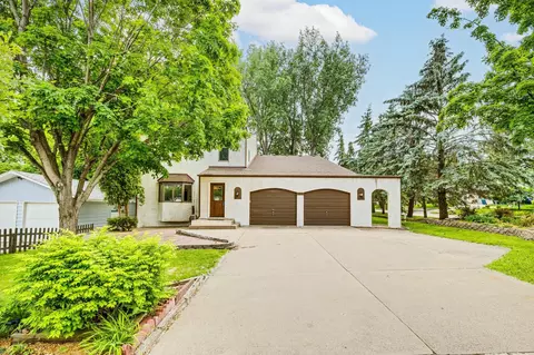1575 17th St NW, New Brighton, MN 55112