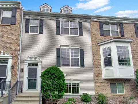 15579 June Grass Ln, Eden Prairie, MN 55347