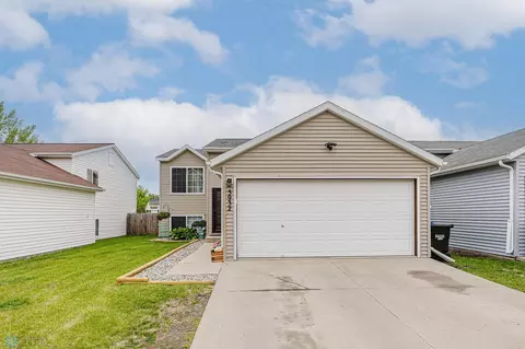5932 24th St S, Fargo, ND 58104